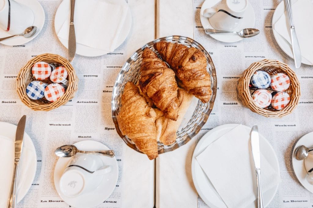 Hôtel Alizé 2 étoiles Toulouse Centre Métro  Minimes Petit déjeuner croissant 